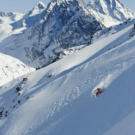 ホテル ヒルトン ガーデン ダボス 4*