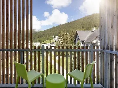 ホテル ヒルトン ガーデン ダボス