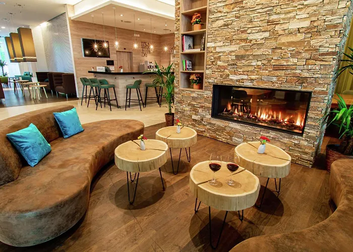 Отель Hilton Garden 4*