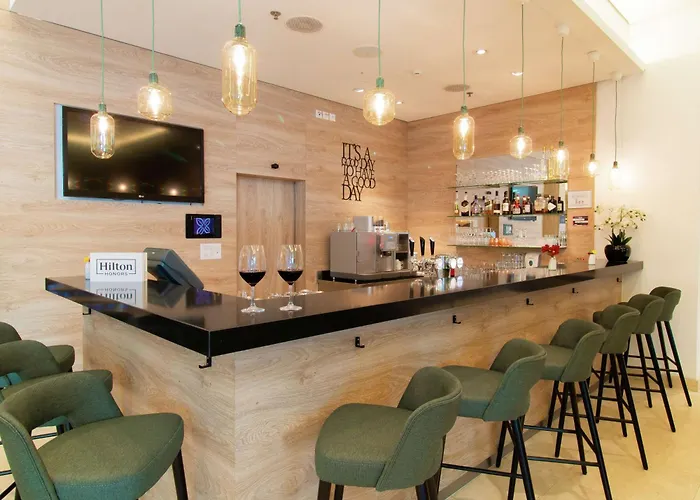 达沃斯希尔顿花园酒店 4*