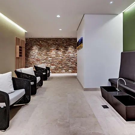 Hilton Garden Szálloda 4*